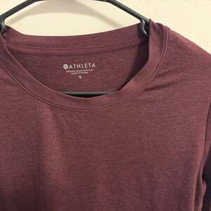 Athleta In Motion Seamless Long Sleeve Top in Burgundy Heather Small